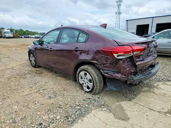 3KPFK4A70JE282611 2018 KIA FORTE - Image 2
