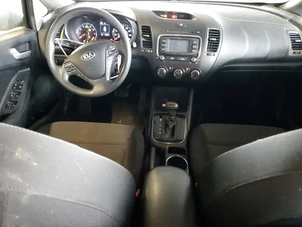 3KPFK4A70JE284357 2018 KIA FORTE - Image 8