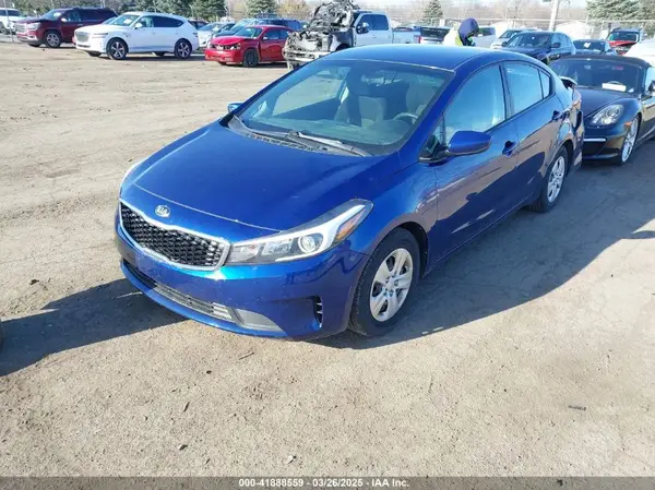 3KPFK4A70JE284763 2018 KIA FORTE - Image 2