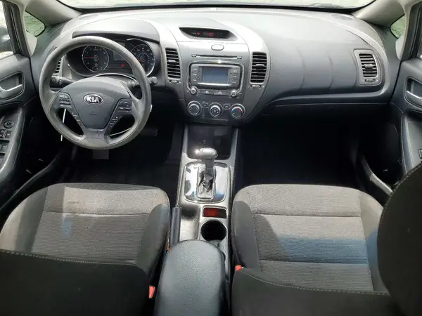 3KPFK4A70JE284861 2018 KIA FORTE - Image 8