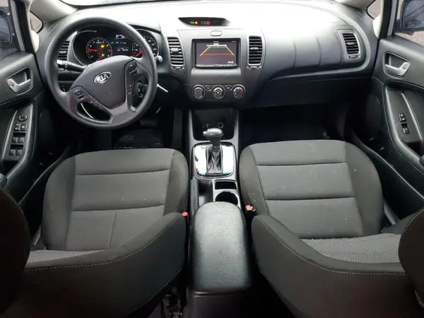 3KPFK4A71HE006576 2017 KIA FORTE - Image 8