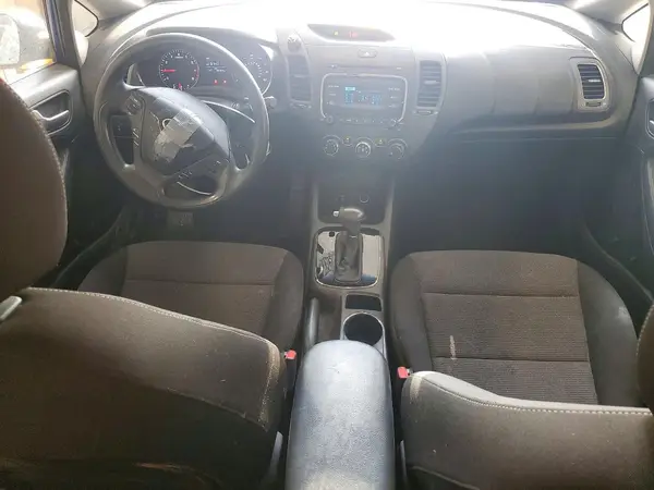 3KPFK4A71HE012412 2017 KIA FORTE - Image 8