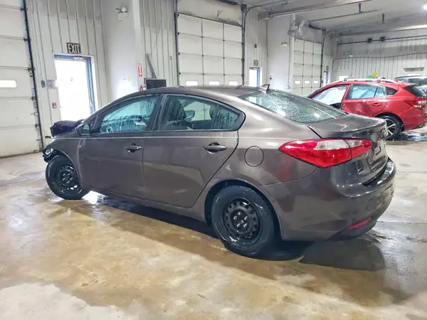3KPFK4A71HE012670 2017 KIA FORTE - Image 2