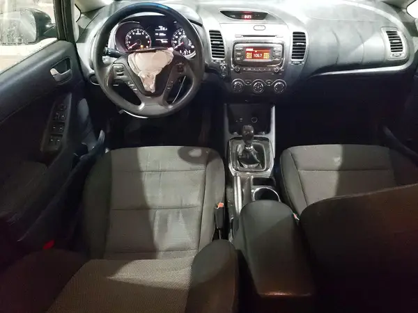 3KPFK4A71HE012670 2017 KIA FORTE - Image 8