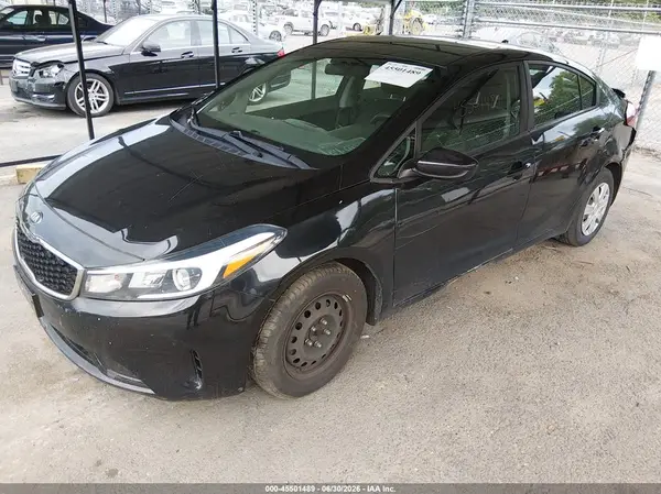 3KPFK4A71HE013737 2017 KIA FORTE - Image 2
