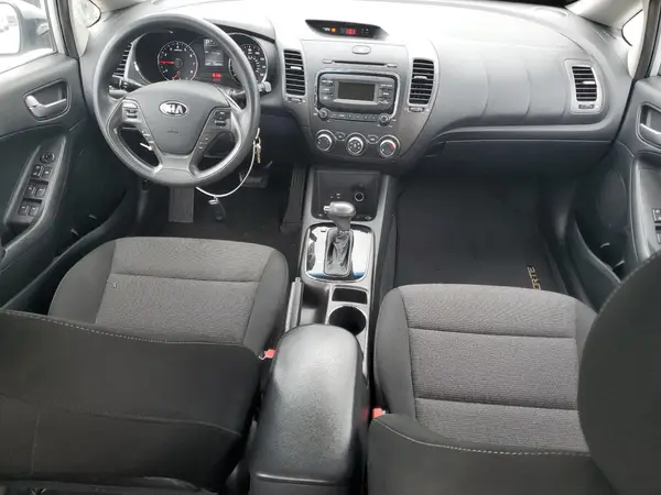 3KPFK4A71HE016119 2017 KIA FORTE - Image 8