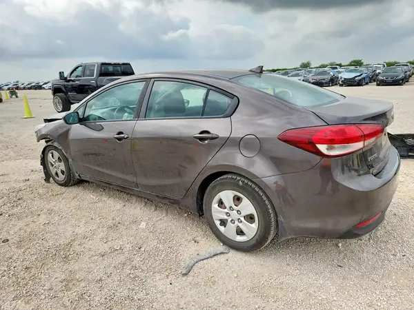 3KPFK4A71HE016461 2017 KIA FORTE - Image 2