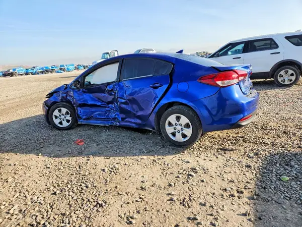3KPFK4A71HE017450 2017 KIA FORTE - Image 2