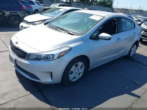 3KPFK4A71HE018419 2017 KIA FORTE - Image 2