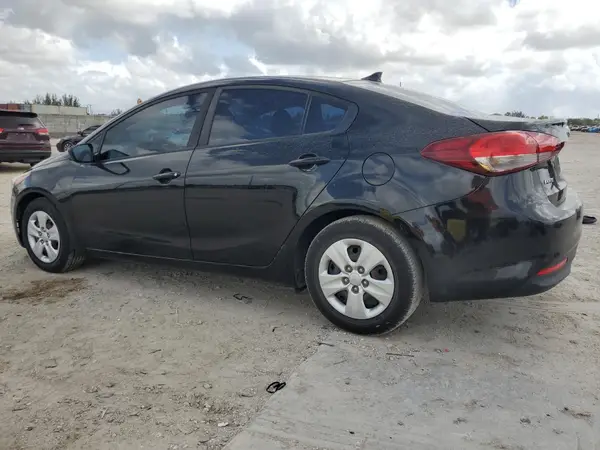 3KPFK4A71HE018534 2017 KIA FORTE - Image 2