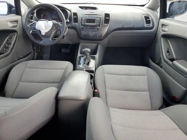 3KPFK4A71HE018534 2017 KIA FORTE - Image 8