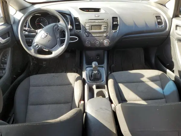 3KPFK4A71HE018565 2017 KIA FORTE - Image 8