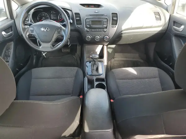 3KPFK4A71HE022292 2017 KIA FORTE - Image 8