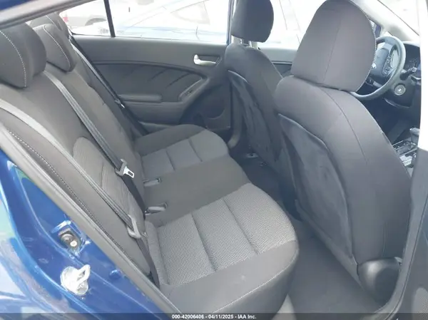 3KPFK4A71HE023362 2017 KIA FORTE - Image 8