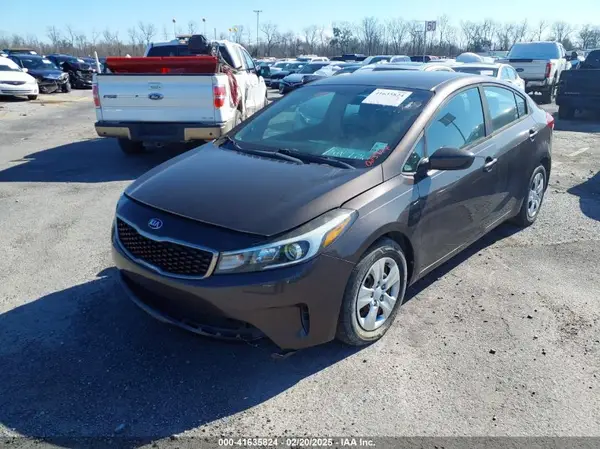 3KPFK4A71HE023944 2017 KIA FORTE - Image 2