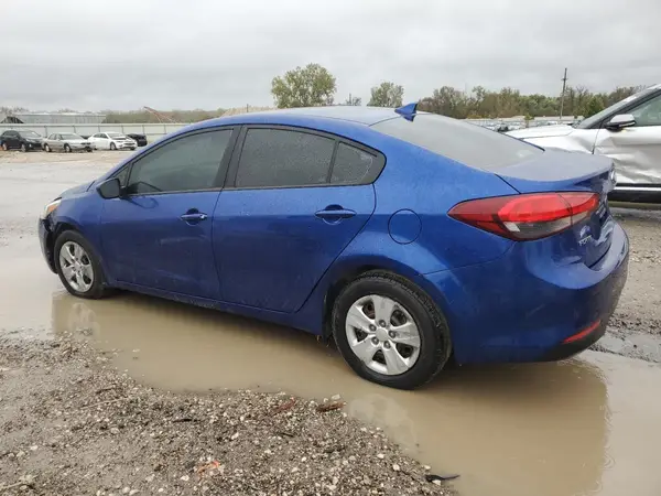 3KPFK4A71HE024169 2017 KIA FORTE - Image 2