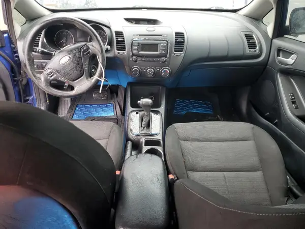3KPFK4A71HE024169 2017 KIA FORTE - Image 8