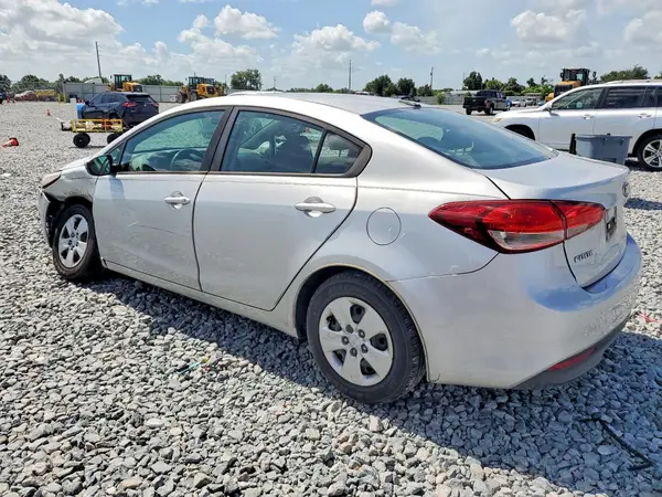 3KPFK4A71HE026858 2017 KIA FORTE - Image 2