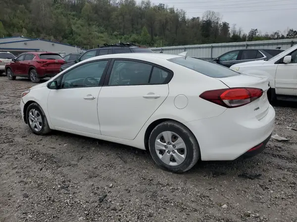 3KPFK4A71HE028593 2017 KIA FORTE - Image 2