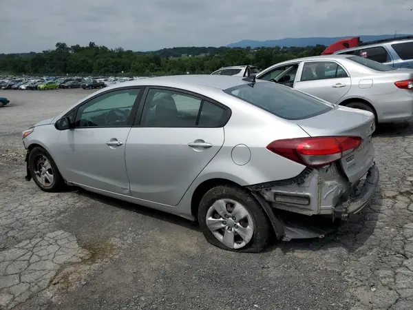 3KPFK4A71HE032353 2017 KIA FORTE - Image 2