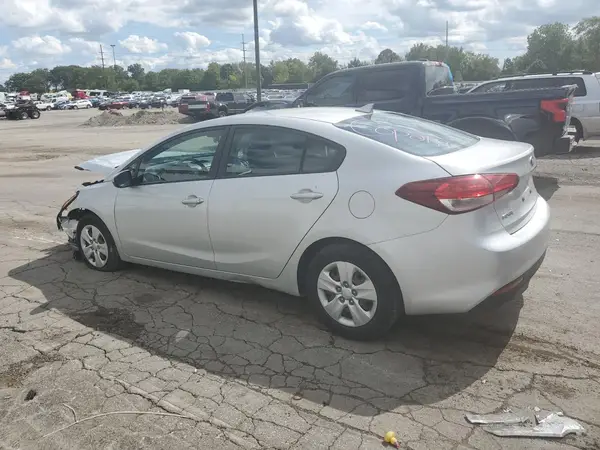3KPFK4A71HE032577 2017 KIA FORTE - Image 2