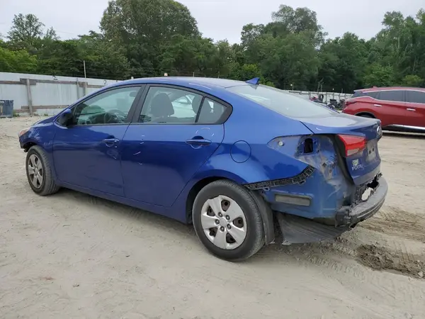 3KPFK4A71HE032904 2017 KIA FORTE - Image 2