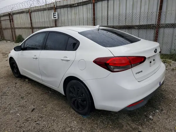 3KPFK4A71HE036161 2017 KIA FORTE - Image 2