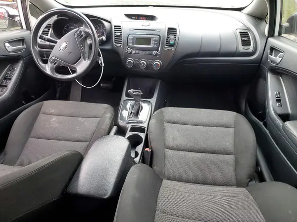 3KPFK4A71HE036161 2017 KIA FORTE - Image 8