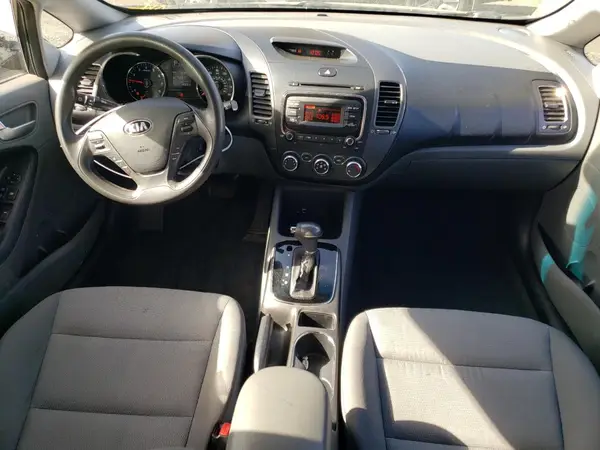 3KPFK4A71HE036290 2017 KIA FORTE - Image 8