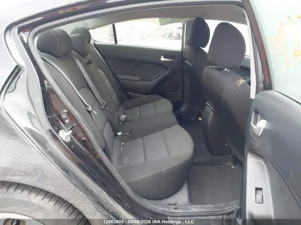 3KPFK4A71HE037004 2017 KIA FORTE - Image 8