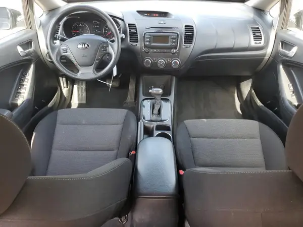 3KPFK4A71HE037732 2017 KIA FORTE - Image 8
