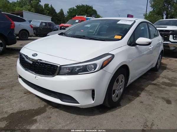 3KPFK4A71HE037830 2017 KIA FORTE - Image 2