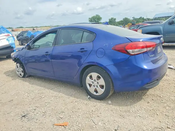 3KPFK4A71HE037911 2017 KIA FORTE - Image 2