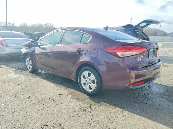 3KPFK4A71HE038685 2017 KIA FORTE - Image 2