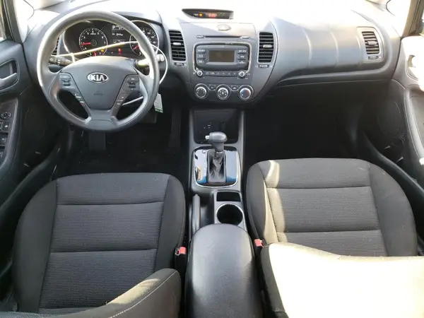 3KPFK4A71HE039139 2017 KIA FORTE - Image 8
