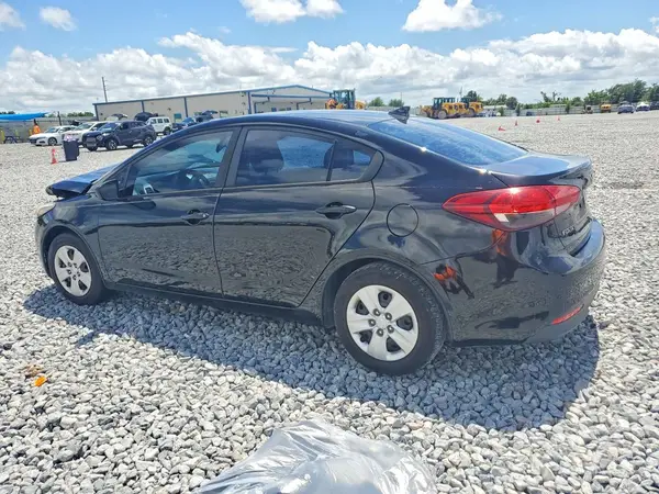 3KPFK4A71HE039710 2017 KIA FORTE - Image 2