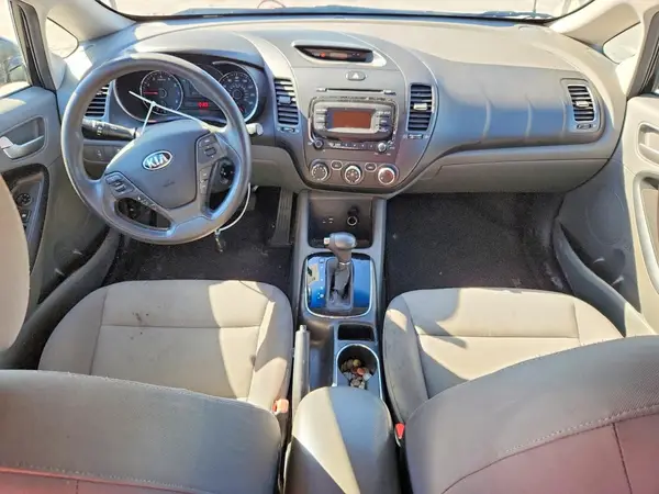 3KPFK4A71HE040209 2017 KIA FORTE - Image 8