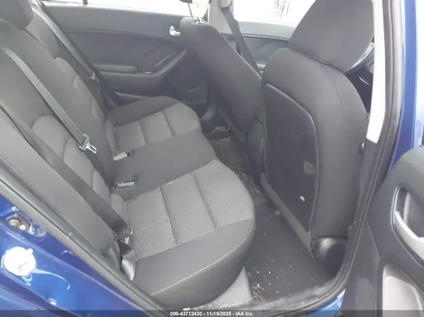 3KPFK4A71HE041635 2017 KIA FORTE - Image 8