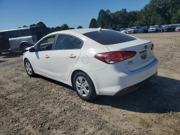 3KPFK4A71HE041926 2017 KIA FORTE - Image 2