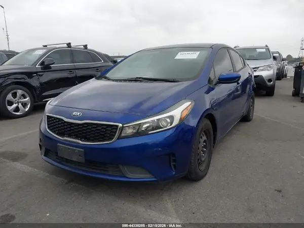 3KPFK4A71HE043014 2017 KIA FORTE - Image 2
