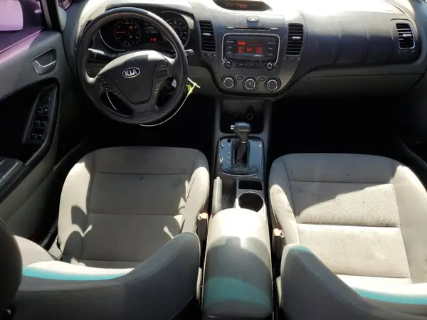 3KPFK4A71HE043045 2017 KIA FORTE - Image 8