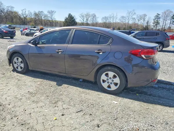 3KPFK4A71HE043191 2017 KIA FORTE - Image 2