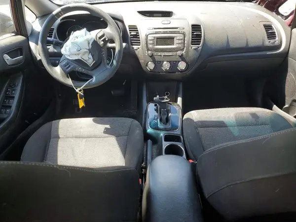 3KPFK4A71HE044552 2017 KIA FORTE - Image 8