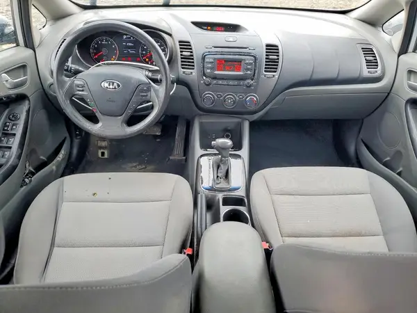 3KPFK4A71HE046026 2017 KIA FORTE - Image 8
