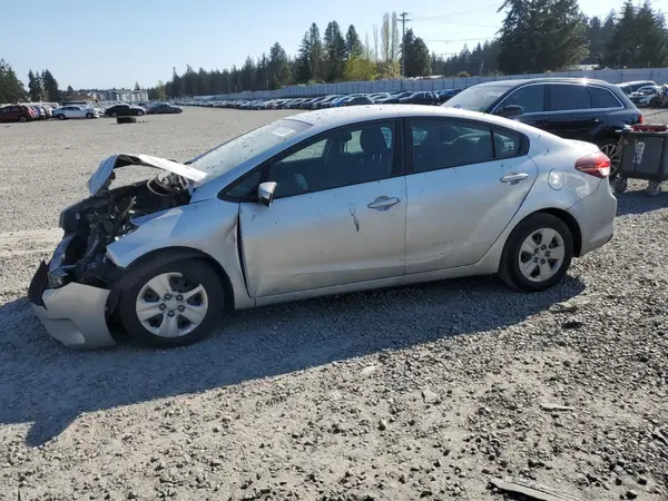 3KPFK4A71HE046060 2017 KIA FORTE - Image 1