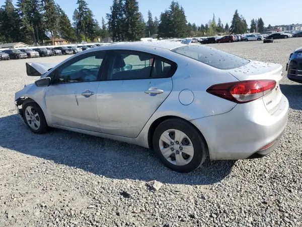 3KPFK4A71HE046060 2017 KIA FORTE - Image 2