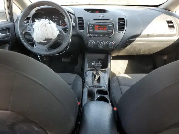 3KPFK4A71HE046060 2017 KIA FORTE - Image 8