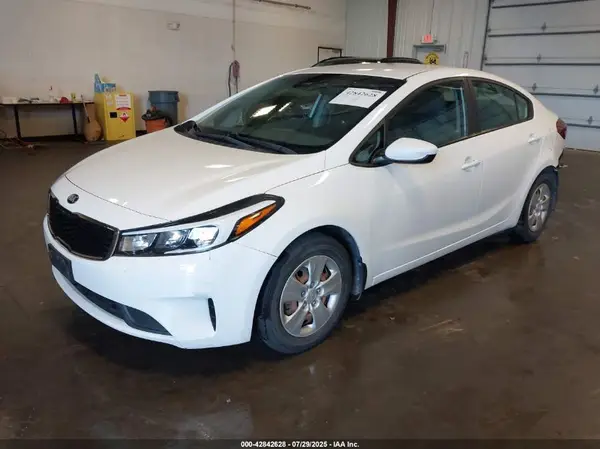 3KPFK4A71HE046303 2017 KIA FORTE - Image 2