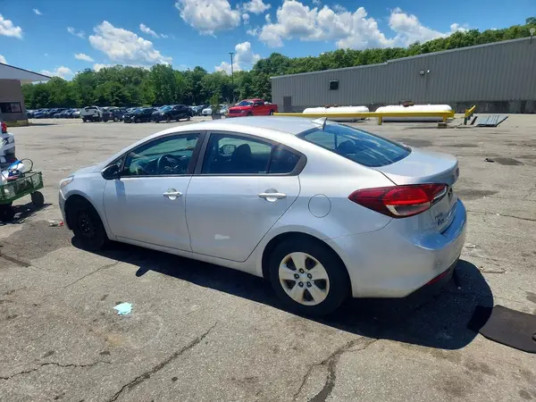 3KPFK4A71HE047113 2017 KIA FORTE - Image 2