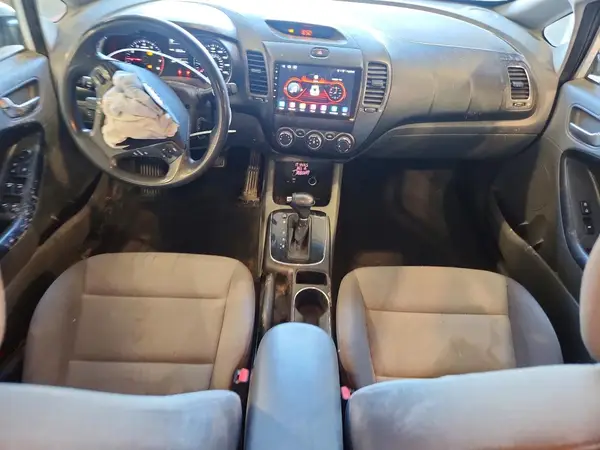 3KPFK4A71HE047435 2017 KIA FORTE - Image 8